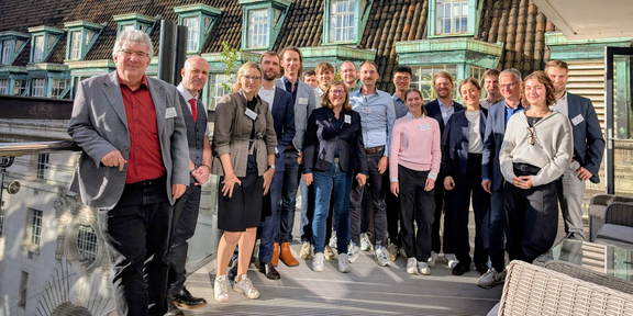 Gruppenbild der Teilnehmenden der Roadshow